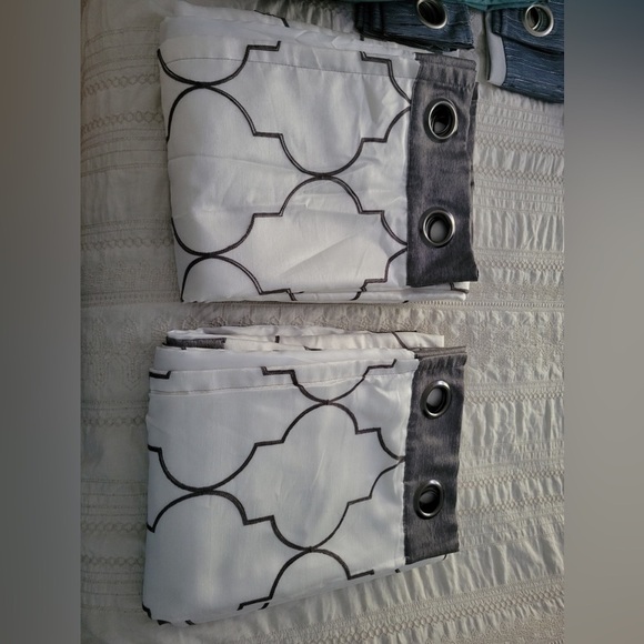 JCPENNEY HOME - blackout drapery panels (2 panels) - Picture 2 of 7